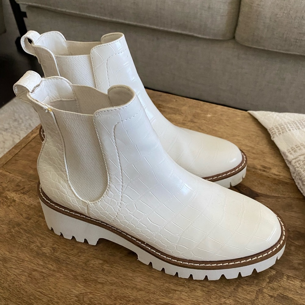 Coconuts By Matisse White Bootie